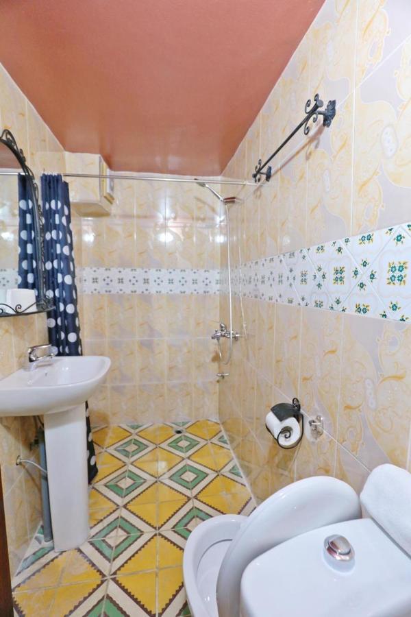 Aymane Rooftop Budget Panoramic Hotel Чефчауен Екстериор снимка